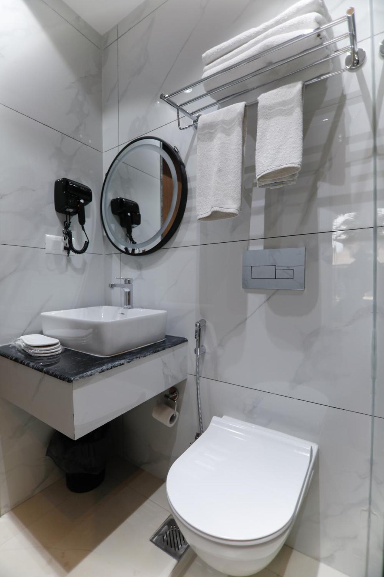 Lakhey Hotel Катманду Экстерьер фото