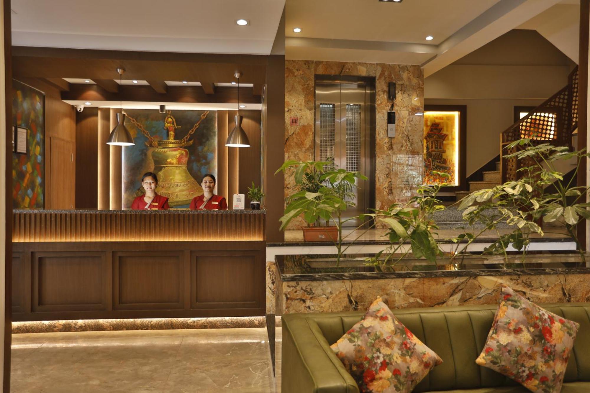 Lakhey Hotel Катманду Экстерьер фото