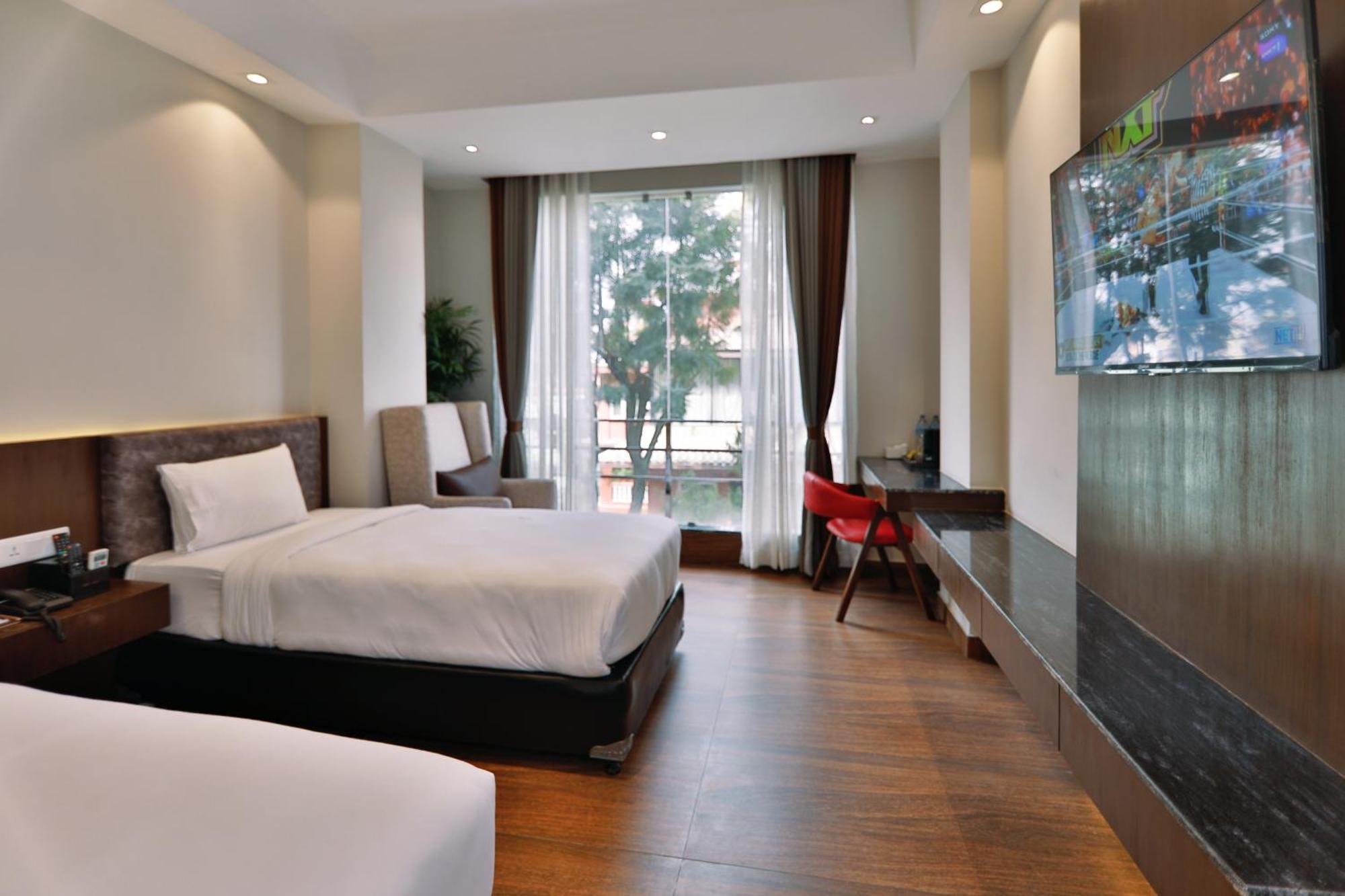 Lakhey Hotel Катманду Экстерьер фото