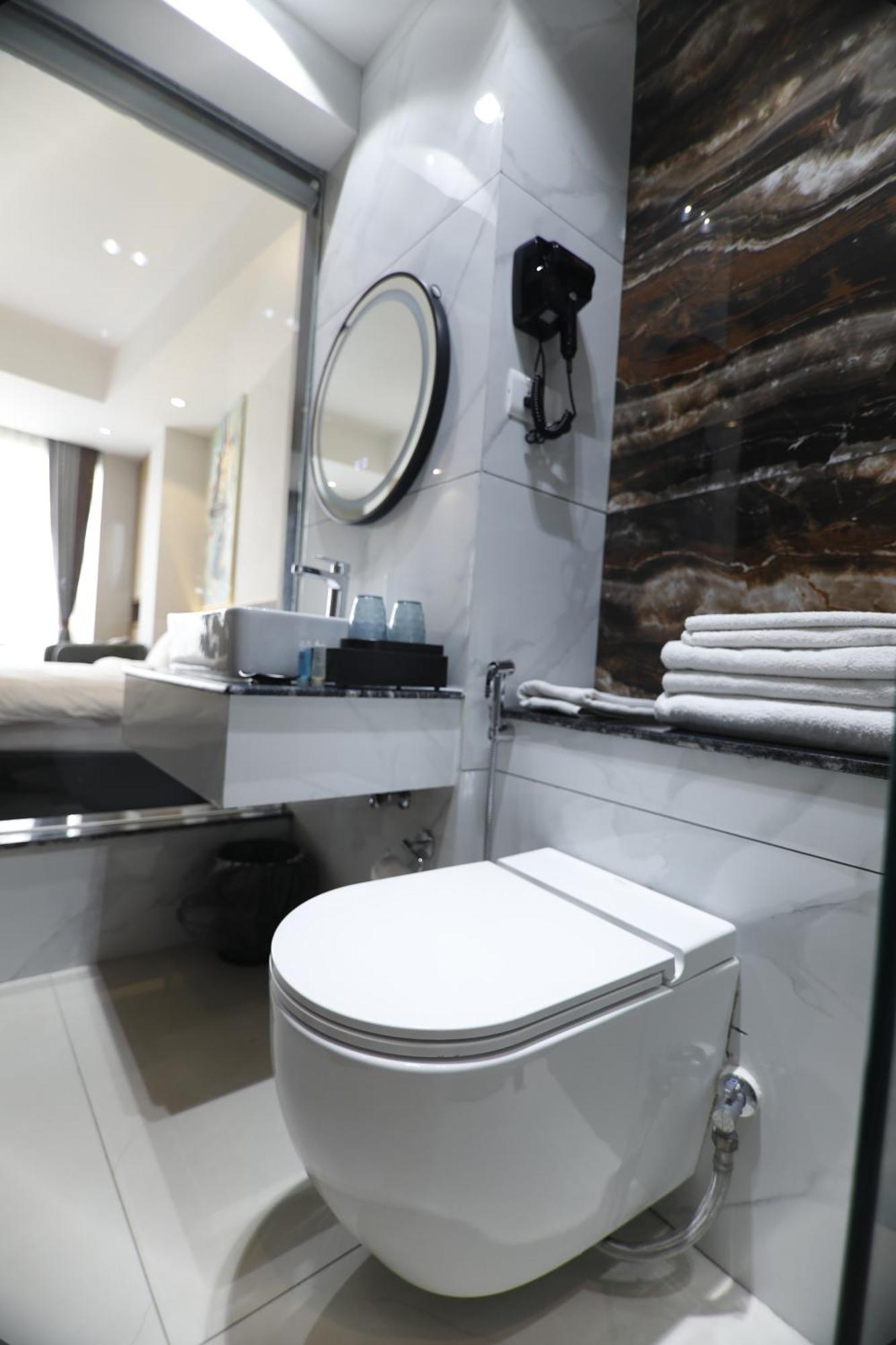 Lakhey Hotel Катманду Экстерьер фото